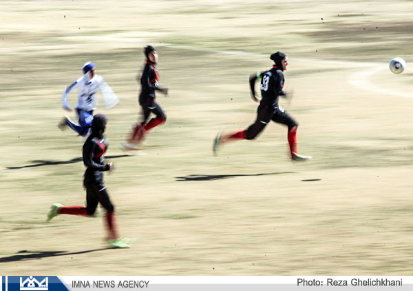 اظهار امیدواری برای حل مشکلات فوتبالیست های زن نجف آباد