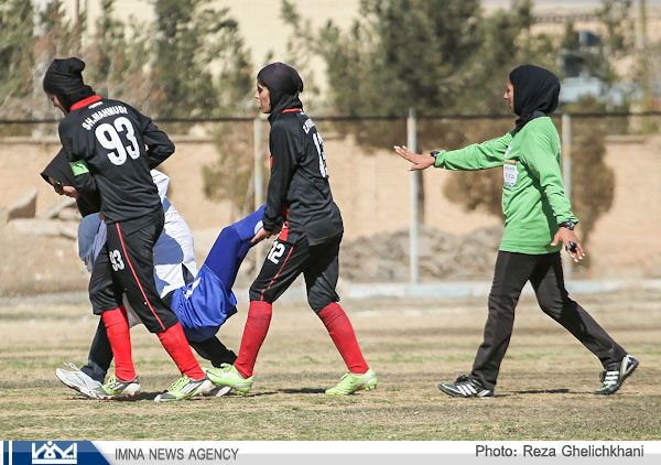 اولین پیروزی بانوان فوتبالیست نجف آباد در لیگ برتر