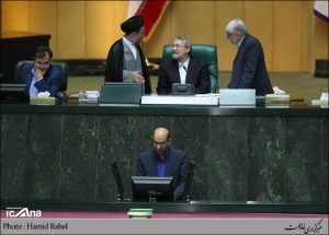 ابوترابی-مجلس-1-300x215 ابوترابی-مجلس-1-300x215 ابوالفضل ابوترابی پاس گل های ظریف و دو قطبی سازی های روحانی پاس گل های ظریف و دو قطبی سازی های روحانی 1 300x215
