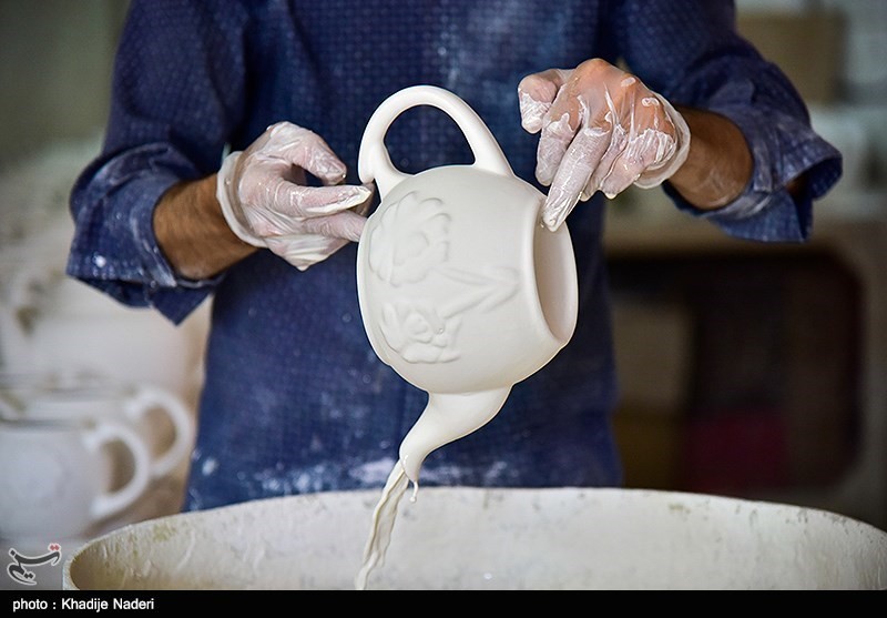 کارگاه-تولید-قوری-در-روستای-علی-آباد-زازران-13 کارگاه-تولید-قوری-در-روستای-علی-آباد-زازران-13 کارگاه تولید قوری در روستای علی آباد زازران کارگاه قوری سازی+تصاویر کارگاه قوری سازی+تصاویر 13