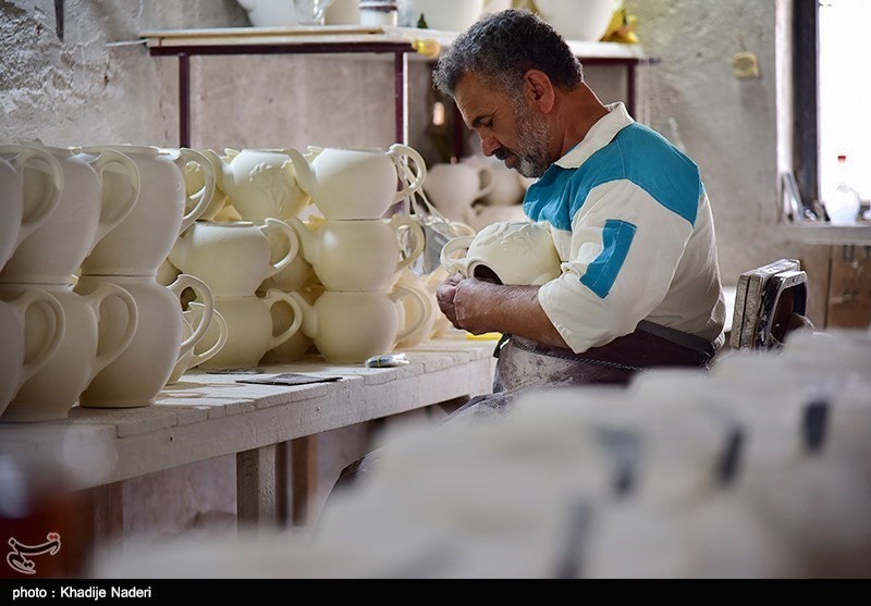 کارگاه-تولید-قوری-در-روستای-علی-آباد-زازران-15 کارگاه-تولید-قوری-در-روستای-علی-آباد-زازران-15 کارگاه تولید قوری در روستای علی آباد زازران کارگاه قوری سازی+تصاویر کارگاه قوری سازی+تصاویر 15