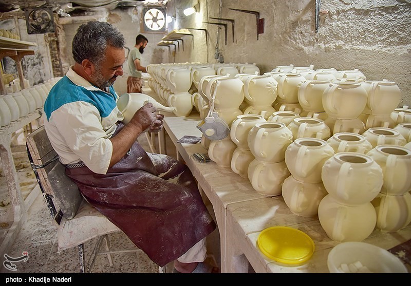 کارگاه-تولید-قوری-در-روستای-علی-آباد-زازران-23 کارگاه-تولید-قوری-در-روستای-علی-آباد-زازران-23 کارگاه تولید قوری در روستای علی آباد زازران کارگاه قوری سازی+تصاویر کارگاه قوری سازی+تصاویر 23