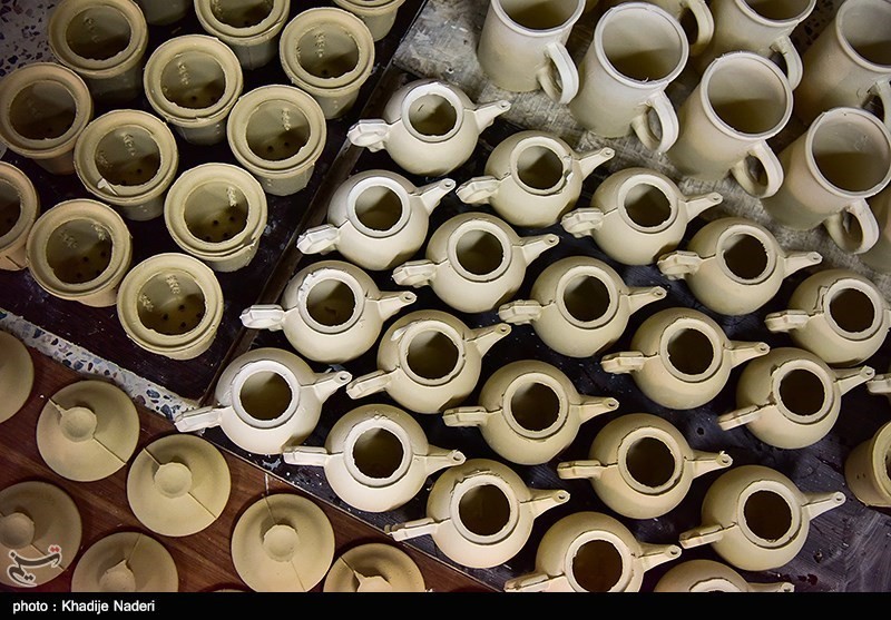 کارگاه-تولید-قوری-در-روستای-علی-آباد-زازران-4 کارگاه-تولید-قوری-در-روستای-علی-آباد-زازران-4 کارگاه تولید قوری در روستای علی آباد زازران کارگاه قوری سازی+تصاویر کارگاه قوری سازی+تصاویر 4