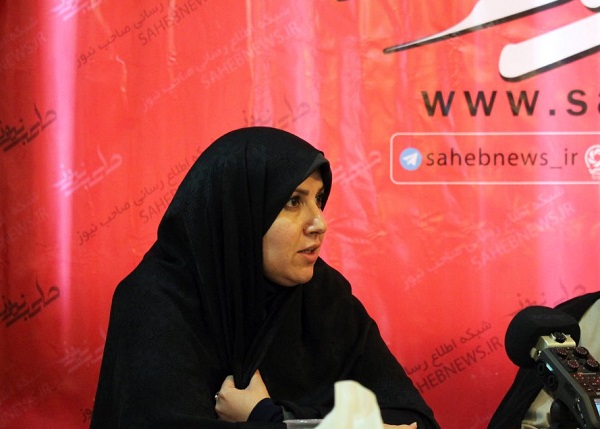 نظر مدیر تنها دانشگاه دخترانه نجف آباد در مورد حجاب+فیلم