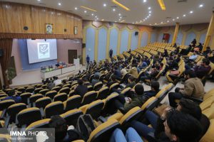 سخنرانی کواکبیان در دانشگاه آزاد نجف آباد