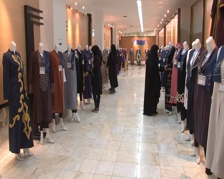 نمایشگاه لباس ایرانی اسلامی در دانشگاه آزاد