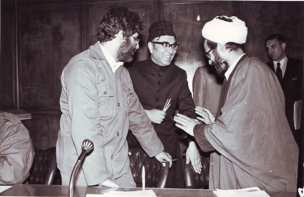 شهید-محمد-منتظری-در-جلسه-شورای-عالی-دفاع-3-1024x663 شهید-محمد-منتظری-در-جلسه-شورای-عالی-دفاع-3-1024x663 محمد منتظری؛ شهید مظلوم ۷تیر+تصاویر محمد منتظری؛ شهید مظلوم ۷تیر+تصاویر 3 1024x663