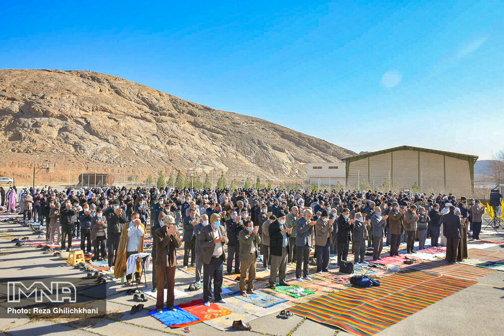 نماز-باران-در-نجف-آباد نماز-باران-در-نجف-آباد نماز باران در نجف آباد. اسفند۹۹ اقامه نماز باران در نجف آباد+تصاویر اقامه نماز باران در نجف آباد+تصاویر