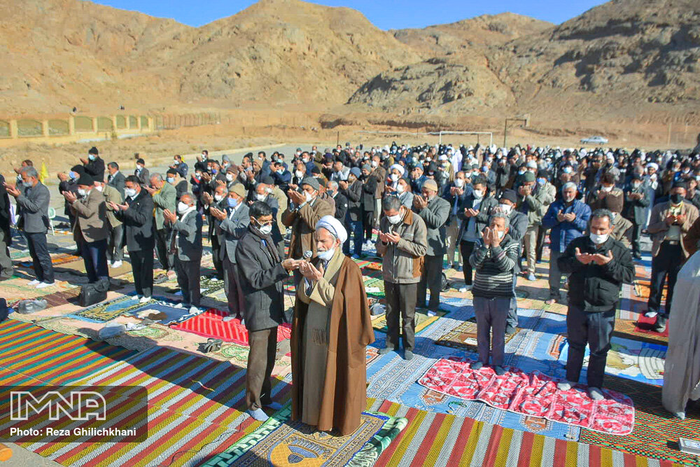 نماز-باران-در-نجف-آباد نماز-باران-در-نجف-آباد نماز باران در نجف آباد. اسفند۹۹ اقامه نماز باران در نجف آباد+تصاویر اقامه نماز باران در نجف آباد+تصاویر