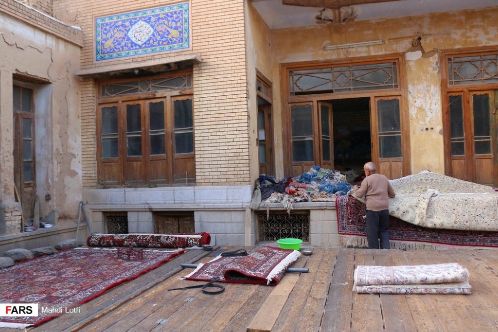 پرداخت-کاری-قالی-1024x683 پرداخت-کاری-قالی-1024x683 پرداخت کاری قالی مشاغل سنتی نجف آباد+تصاویر مشاغل سنتی نجف آباد+تصاویر 1024x683