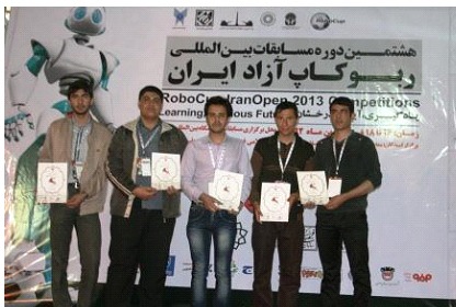 انتخاب تیم رباتیک موسسه شهید کاظمی به عنوان یکی از سه تیم برتر کشور