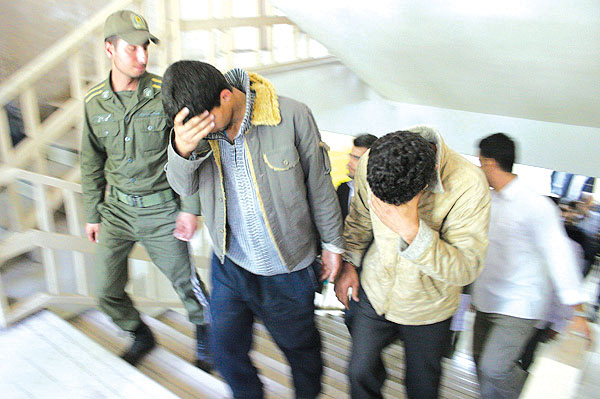 دستگیری سارقان سیم برق با ۷۳فقره سرقت در نجف آباد