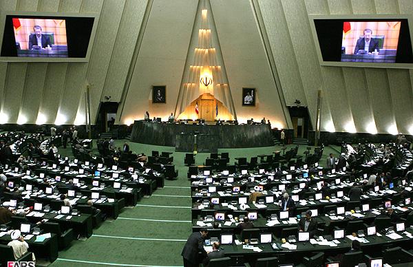 نمایندگان مجلس اجازه تکرار بیانیه الجزایر را ندهند