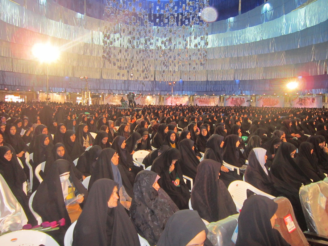همایش طلیعه حضور طلاب خواهر استان در نجف آباد