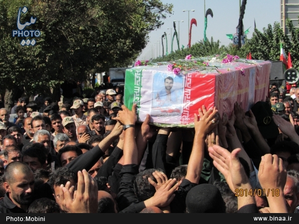 تشییع مدافع حرم در ویلاشهر و کهریزسنگ+تصویر