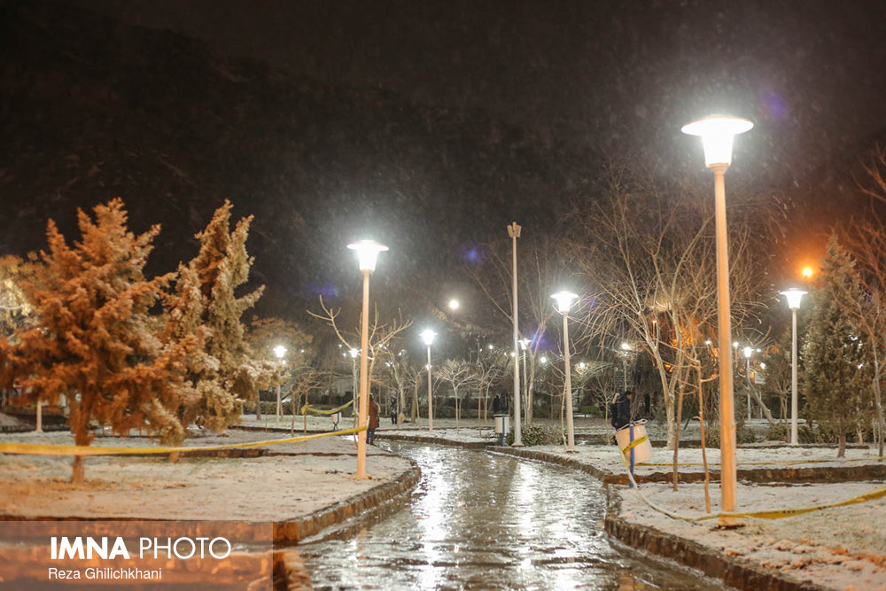 بارش برف در نجف آباد