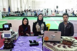 ربات آموزش زبان در دانشگاه آزاد نجف آباد