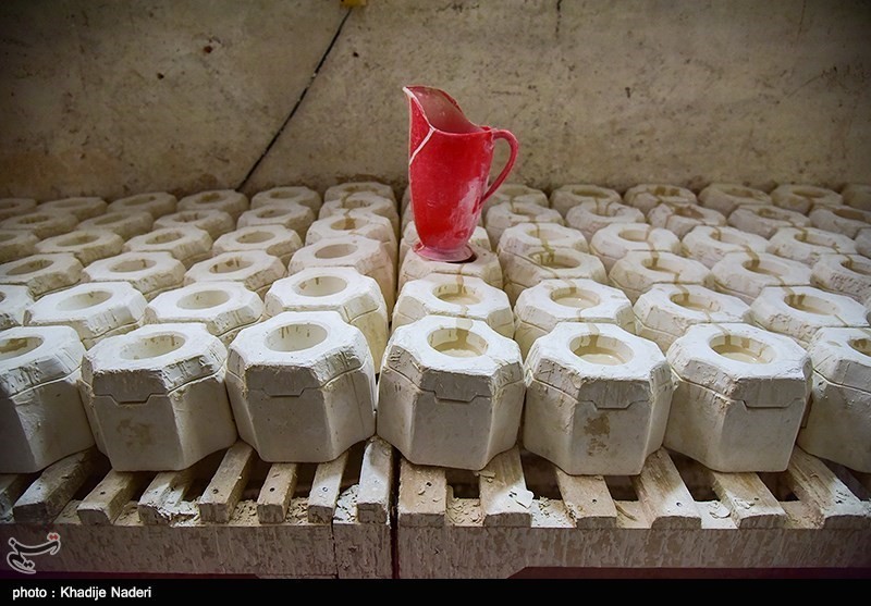 کارگاه تولید قوری در روستای علی آباد زازران