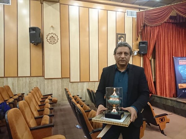 انتخاب استاد دانشگاه آزاد نجف آباد به عنوان پژوهشگر برتر