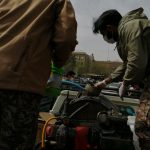 ضدعفونی کردن معابر نجف آباد توسط بسیجیان