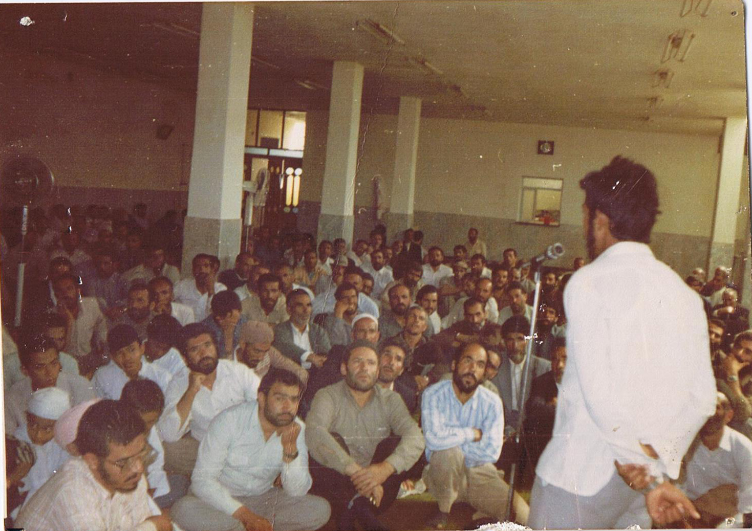 اجرای سرود ملی قدیم ایران در نجف‌آباد در سال۶۶+فیلم