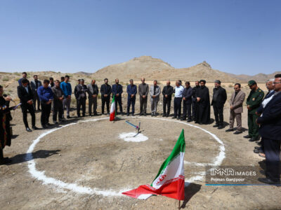 کلنگ زنی هنرستان در کارخانه ای در مهردشت