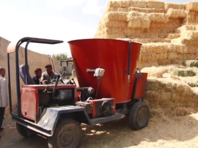 ساخت فیدر میکسر خودرویی دامداری در نجف آباد+فیلم و تصاویر