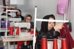 تولید ماهانه ۲۰ هزار دست لباس در کارگاهی در نهضت آباد+فیلم