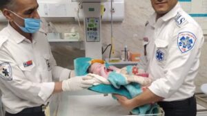 تولد نوزاد عجول با کمک اورژانس پیش بیمارستانی شهرستان نجف‌آباد