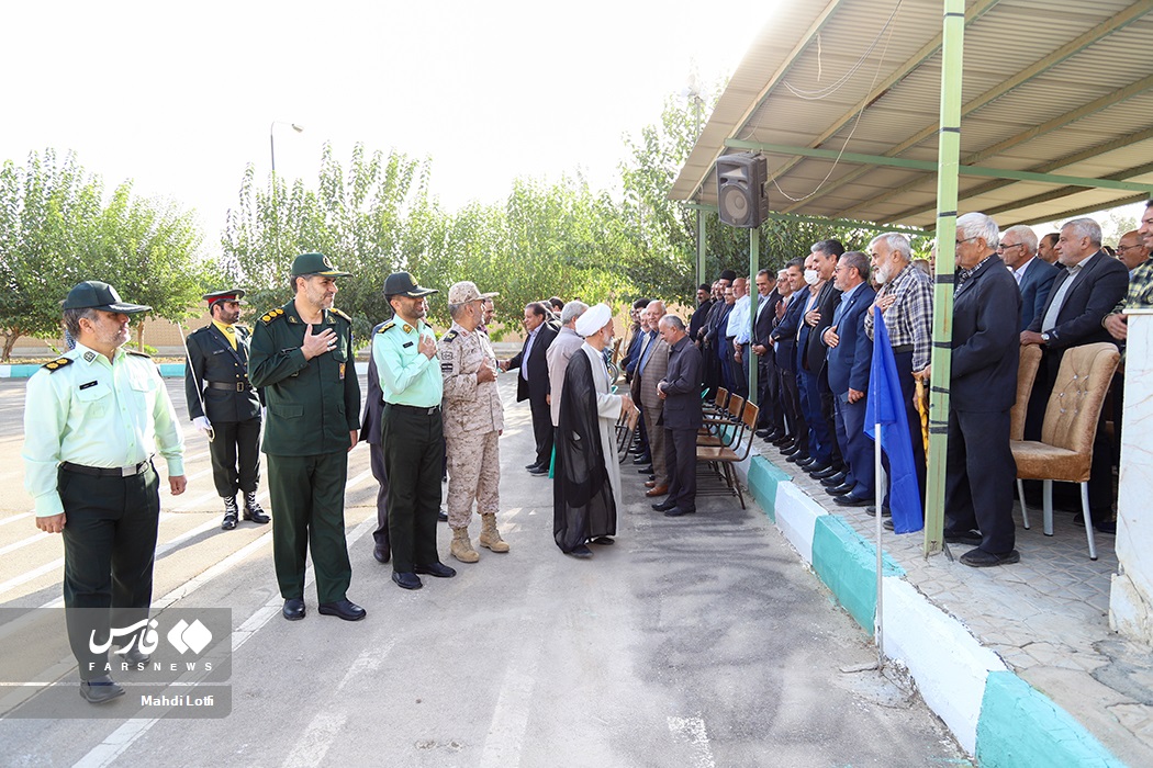 صبحگاه مشترک نیروهای نظامی و انتظامی در نجف آباد. مهر 1402