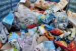 امحاء ۲۷۰۰ کیلو مواد غذایی فاسد در نجف آباد+تصویر