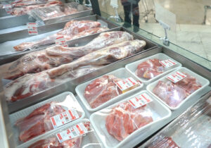 توزیع ۱۵ تن گوشت منجمد گوساله در نجف آباد