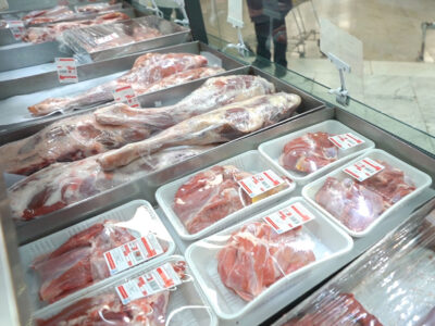 توزیع ۱۵ تن گوشت منجمد گوساله در نجف آباد