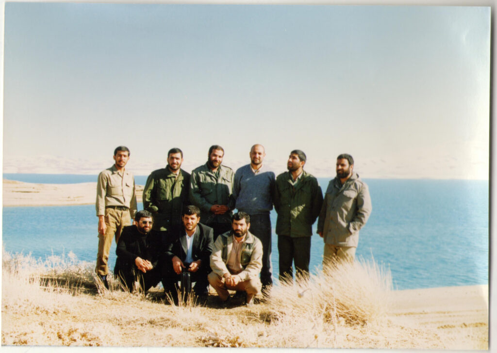 شهید احمد کاظمی و شهید علی زاهدی و جمعی از فرماندهان ارشد سپاه